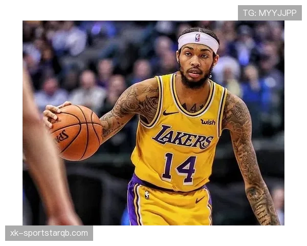 戴维斯居然把豪宅当健身房，用器械的架势比跑球场还猛！